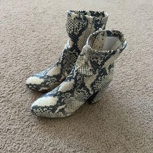 STEVE MADDEN RAGAN BOOTIES